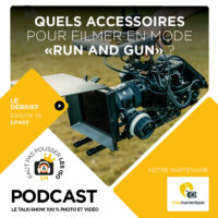 Caméra hybride équipée d'une cage, d'un micro et d'une poignée pour la vidéo en mode Run and Gun