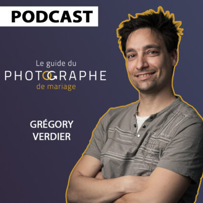 Photographe de mariage travaillant le SEO de son site sur un ordinateur portable