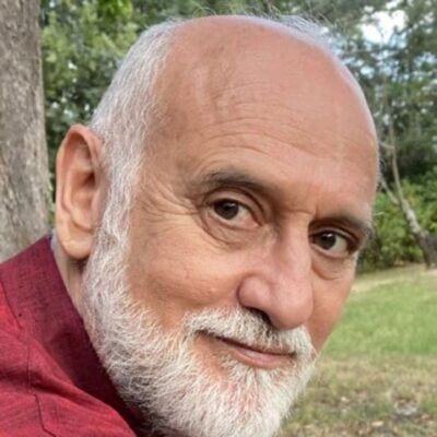 Alvaro Enterria, libraire et éditeur espagnol installé à Varanasi, en Inde.