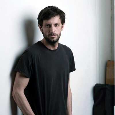 Portrait de la photographe Ambroise Tézenas, invitée du podcast 9 Lives Magazine