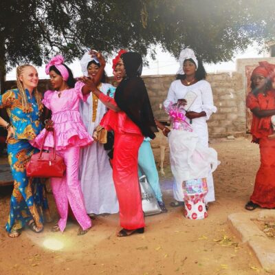 Portrait d'Aurélie, invitée du podcast Regard'Ailleurs, qui a vécu une expatriation au Sénégal