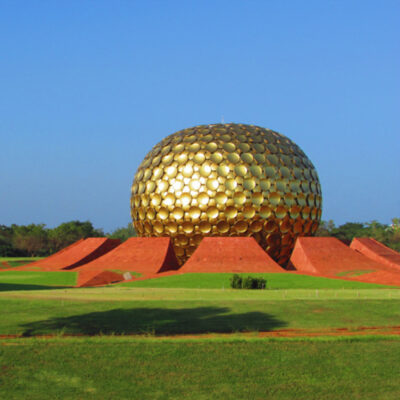 Portrait de Bagha, invitée du podcast Regard'Ailleurs pour parler de son expérience à Auroville.