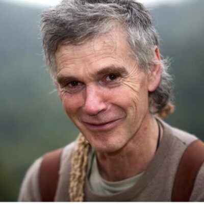 Portrait de Bernard Bertrand, paysan et écrivain, invité du podcast La voix du Kaizen