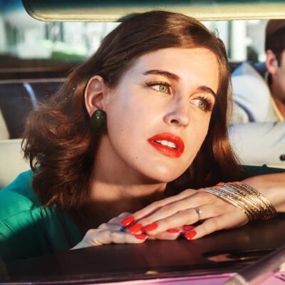 Portrait de Blandine de Lestrange, brand manager et modèle pour la Carte Blanche Pernod Ricard