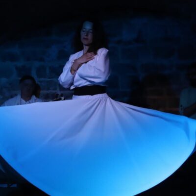 Portrait de Cindy, nomade et danseuse, pour l'épisode du podcast Regard'Ailleurs