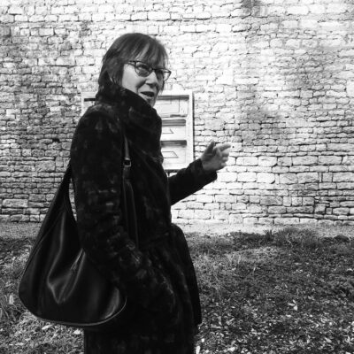 Portrait de l'artiste photographe Corinne Mercadier, invitée du podcast 9 Lives Magazine