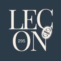 Portrait d'Estelle Ancery, invitée du Podcast de Pauline Laigneau sur la gestion de plusieurs activités.