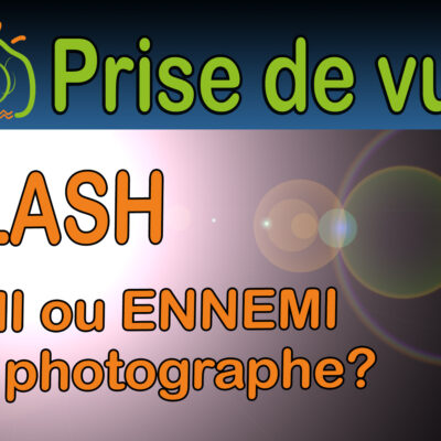 Un photographe utilisant un flash externe pour un portrait, illustrant le sujet du flash en photographie.