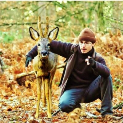 Portrait de Geoffroy Delorme, invité du podcast Regard'Ailleurs pour son livre L'homme chevreuil