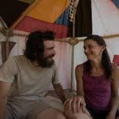 Portrait de Georges et Nolwenn, paysans-herboristes en Ardèche, invités du podcast La voix du Kaizen