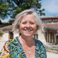 Portrait d'Isabelle Peloux, professeure des écoles et pédagogue