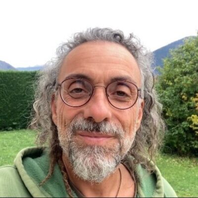 Portrait de Jaig, ancien infirmier devenu nomade, invité de l'épisode Les Petits Pas Sages