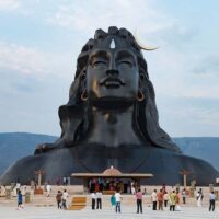 Portrait de Marie, qui raconte son chemin de transformation dans un ashram en Inde