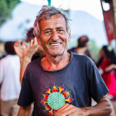 Portrait de Pierre, membre de la communauté Rainbow Family, interviewé par Alexandre Sattler