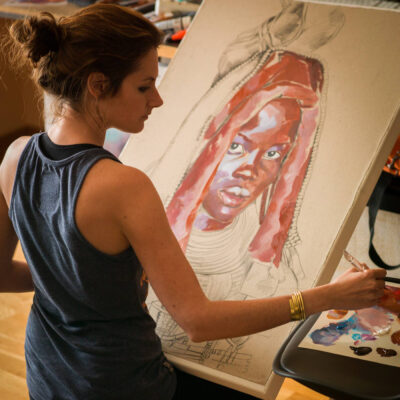 Portrait de l'artiste et globe-trotteuse Stéphanie Ledoux, invitée du podcast Regard'Ailleurs