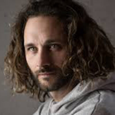 Portrait de Sylvain Nicolier, invité du podcast Regard'Ailleurs pour parler de son blog de voyage participatif Suisse Moi.