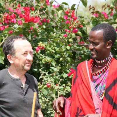 Portrait de l'écrivain et anthropologue Xavier Perron, spécialiste du peuple Masaï